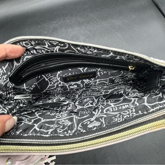 Betsey Johnson Heart Shoulder Chain Crossbody Bag Grey Light Pink Chain Strap - Picture 7 of 11